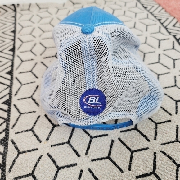 WALLY'S DINER VINTAGE INSPIRED BUD LIGHT SNAPBACK TRUCKERS HAT - Picture 5 of 7